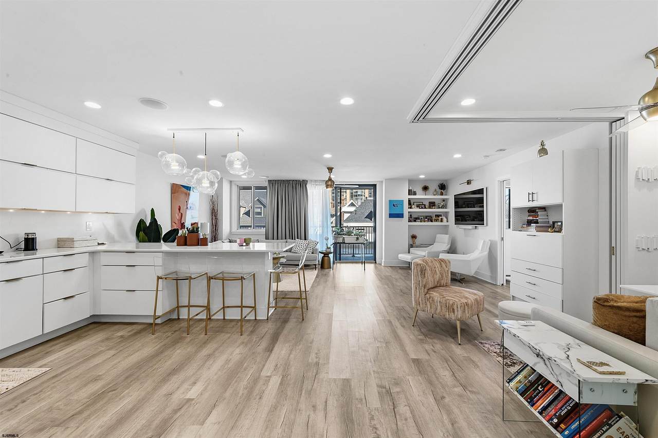 5000 Boardwalk - Photo 1