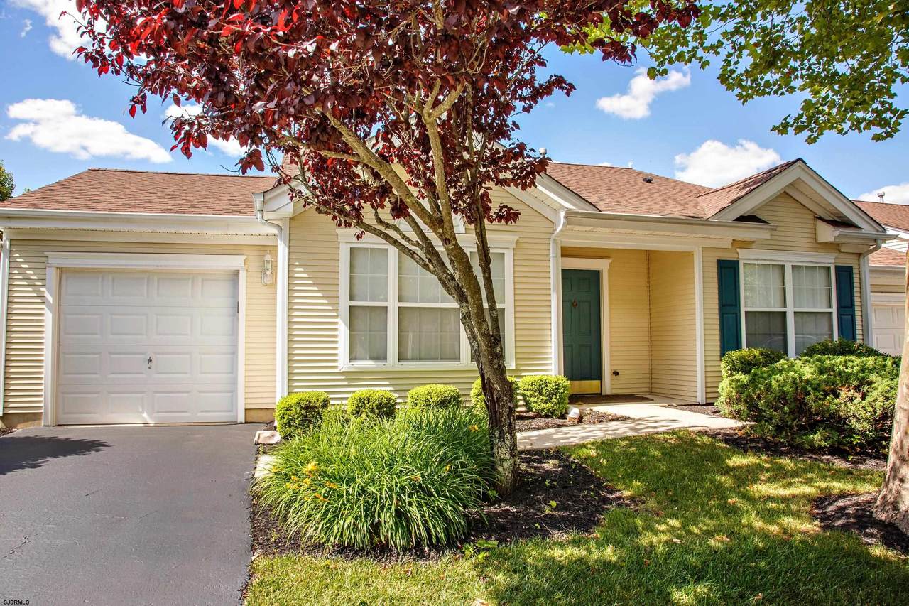 669 Chancery - Photo 1