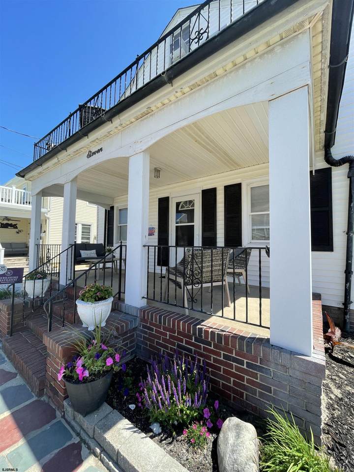 11 Gladstone - Photo 1