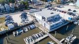910 Bay Ave - Photo 2