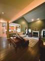 11 Johns - Photo 22