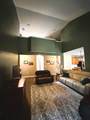 11 Johns - Photo 23
