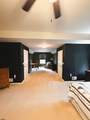 11 Johns - Photo 34