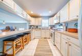 921 Bay - Photo 12