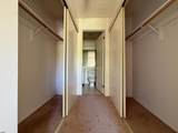 81 Colonial - Photo 10