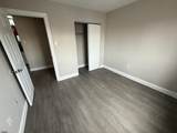 205 New York - Photo 16