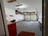 31 Farrah - Photo 42