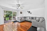 814 Surrey - Photo 15