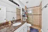 814 Surrey - Photo 32