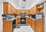814 Surrey - Photo 8