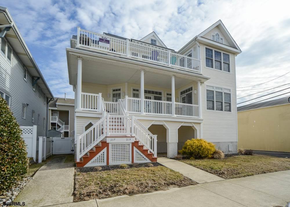 207 14th St - Photo 1