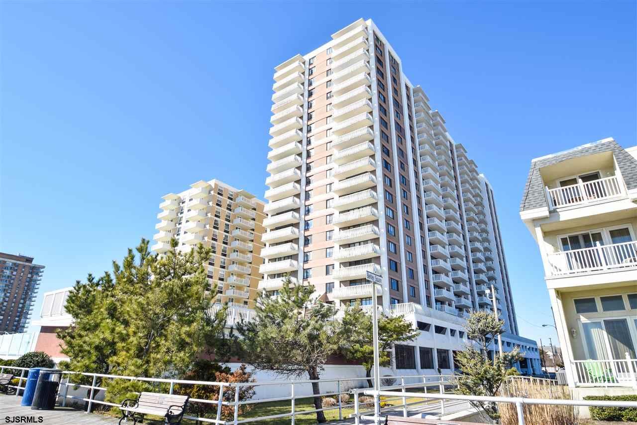 100 Berkley - Photo 1