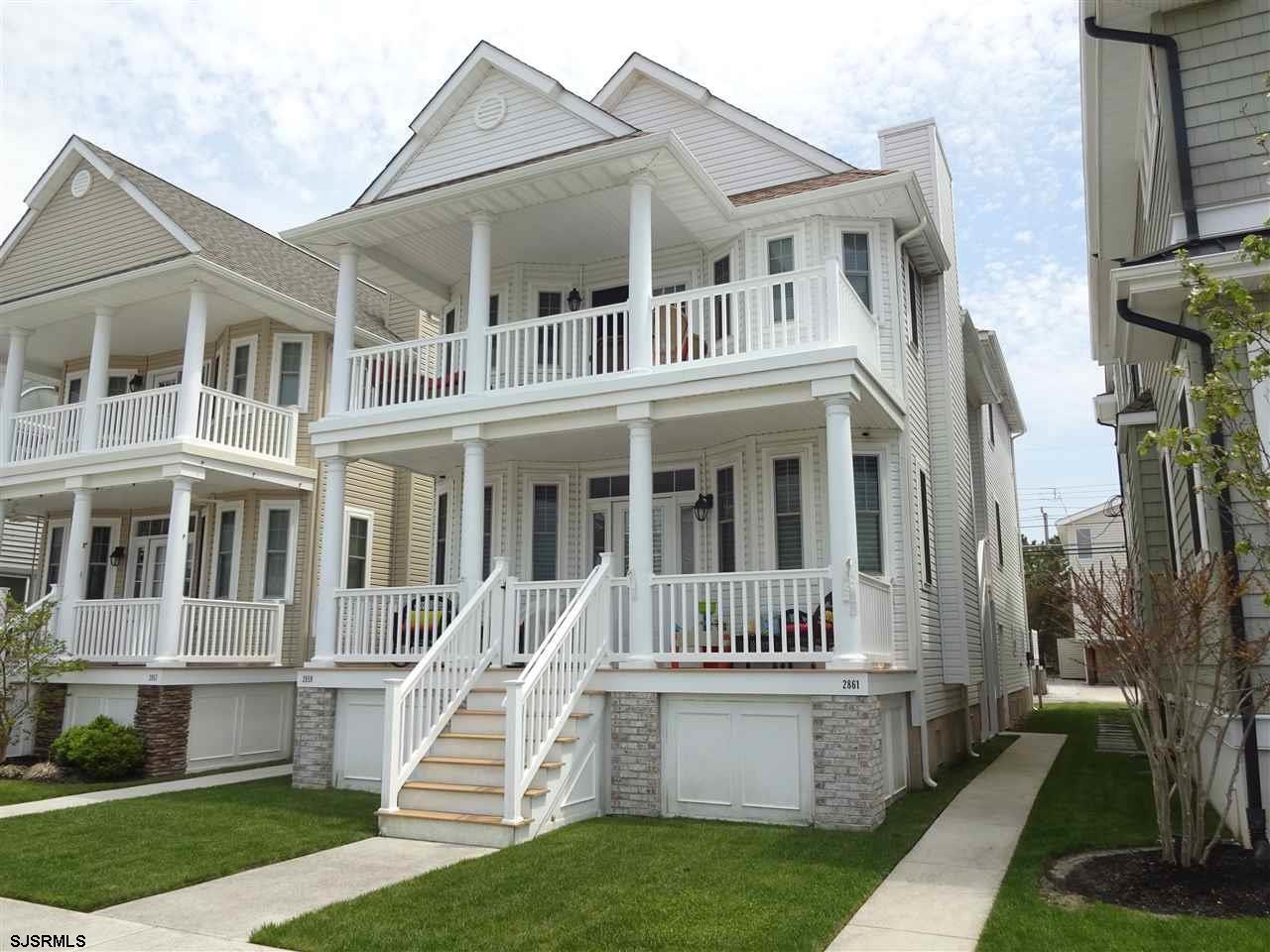 2861 Asbury - Photo 1