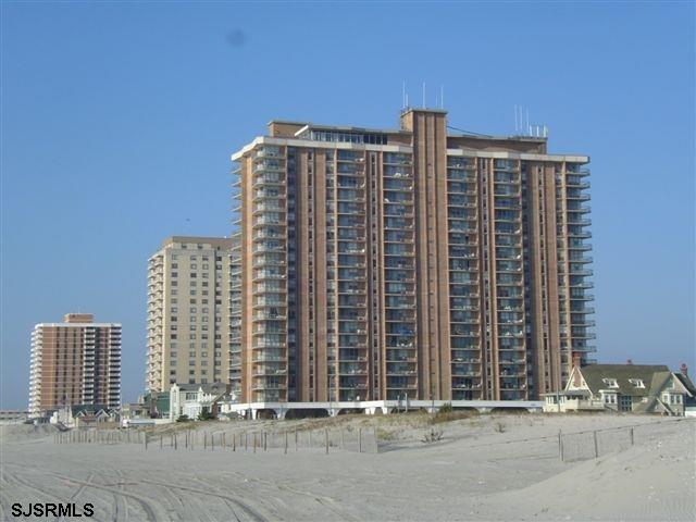 4800 Boardwalk - Photo 1