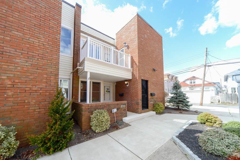 414 Wesley Ave - Photo 1