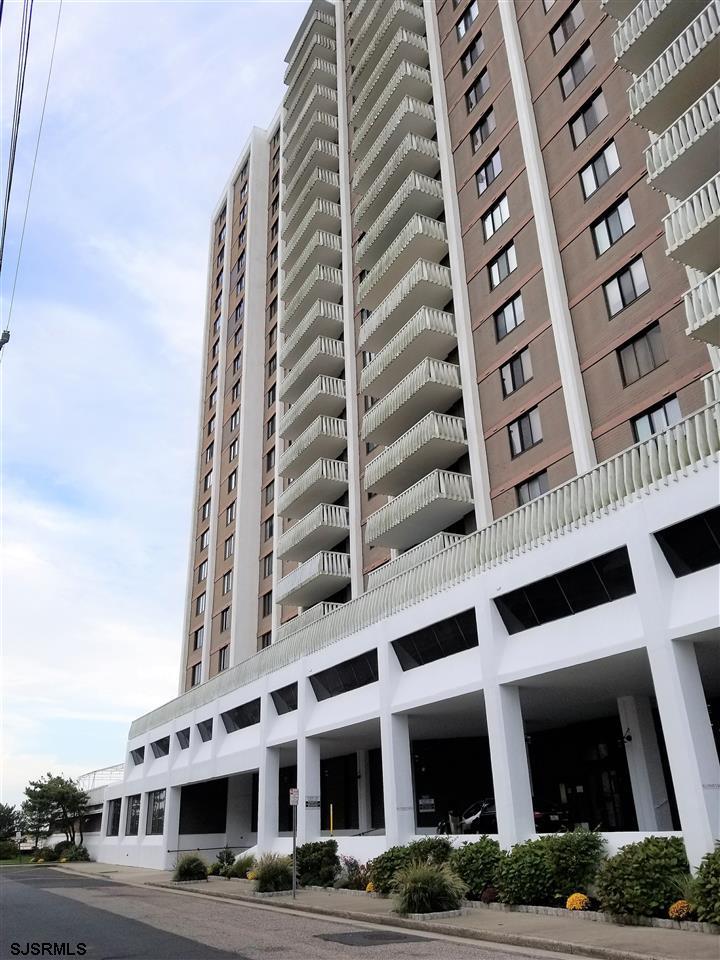 100 Berkley - Photo 1