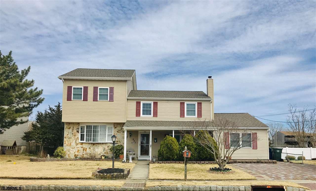 201 Roosevelt - Photo 1
