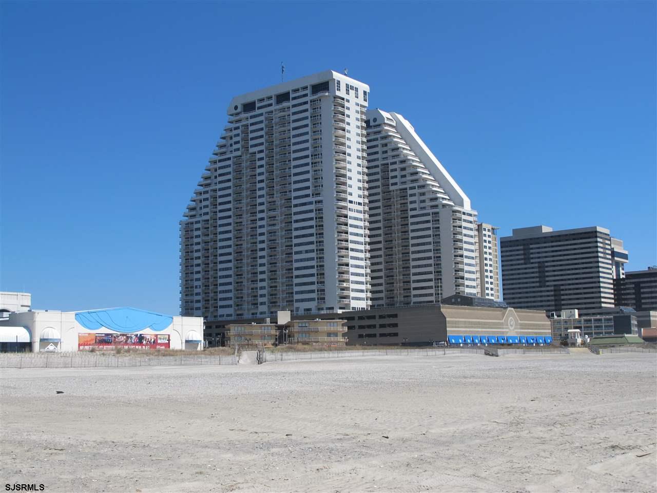 3101 Boardwalk - Photo 1