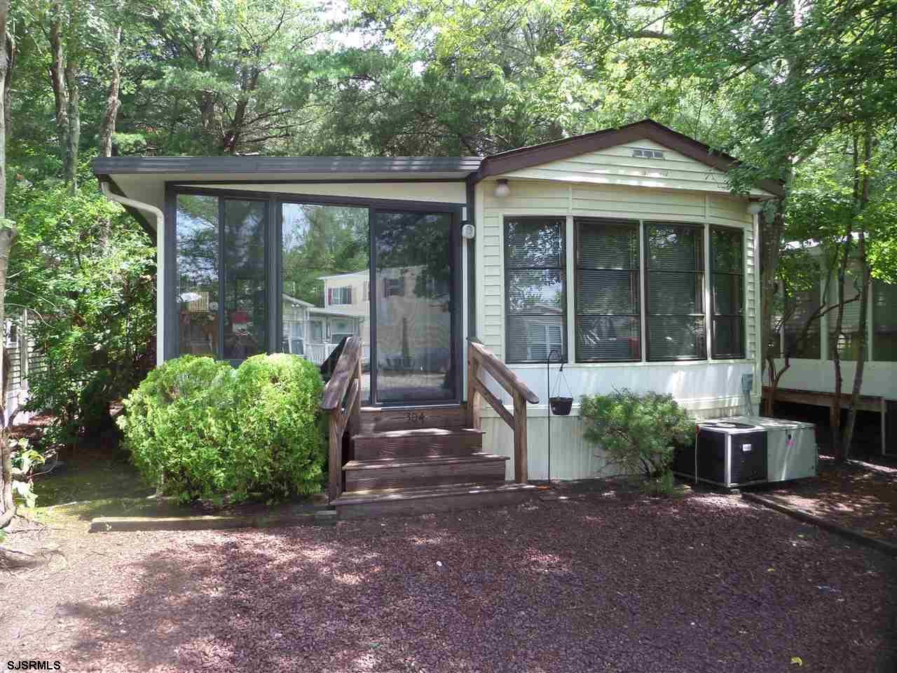 304 Ibis - Photo 1