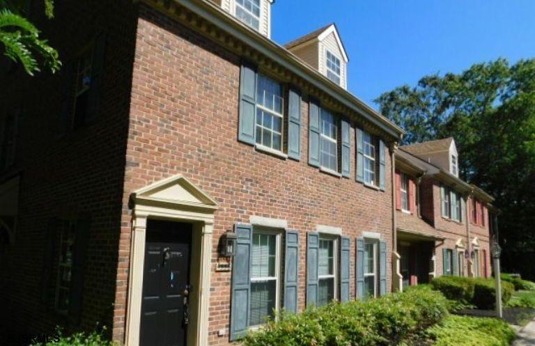 1556 Madison Ct - Photo 1