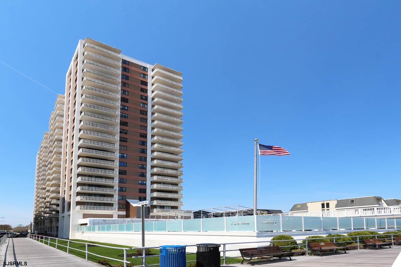 100 Berkley Square 15A - Photo 1