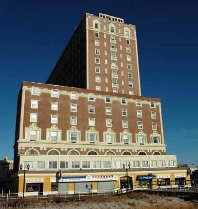 2721 Boardwalk - Photo 1