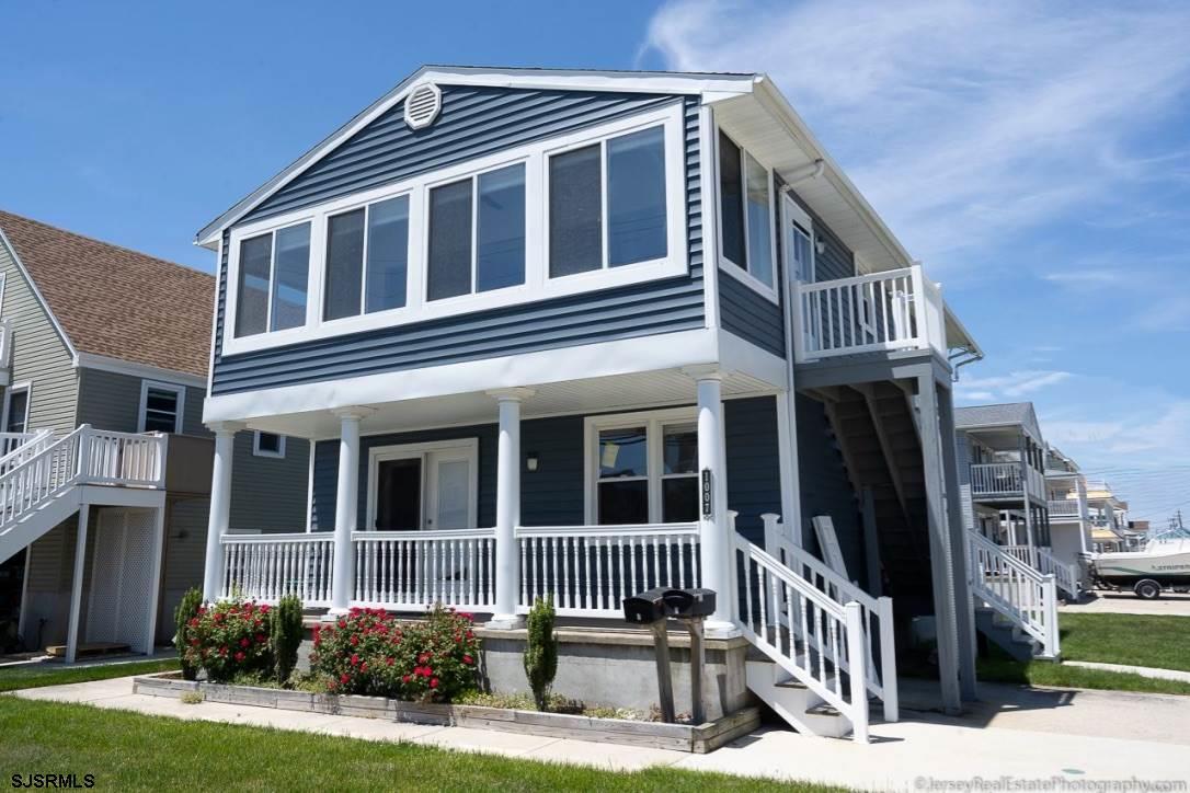 1007 Beach Ave E - Photo 1