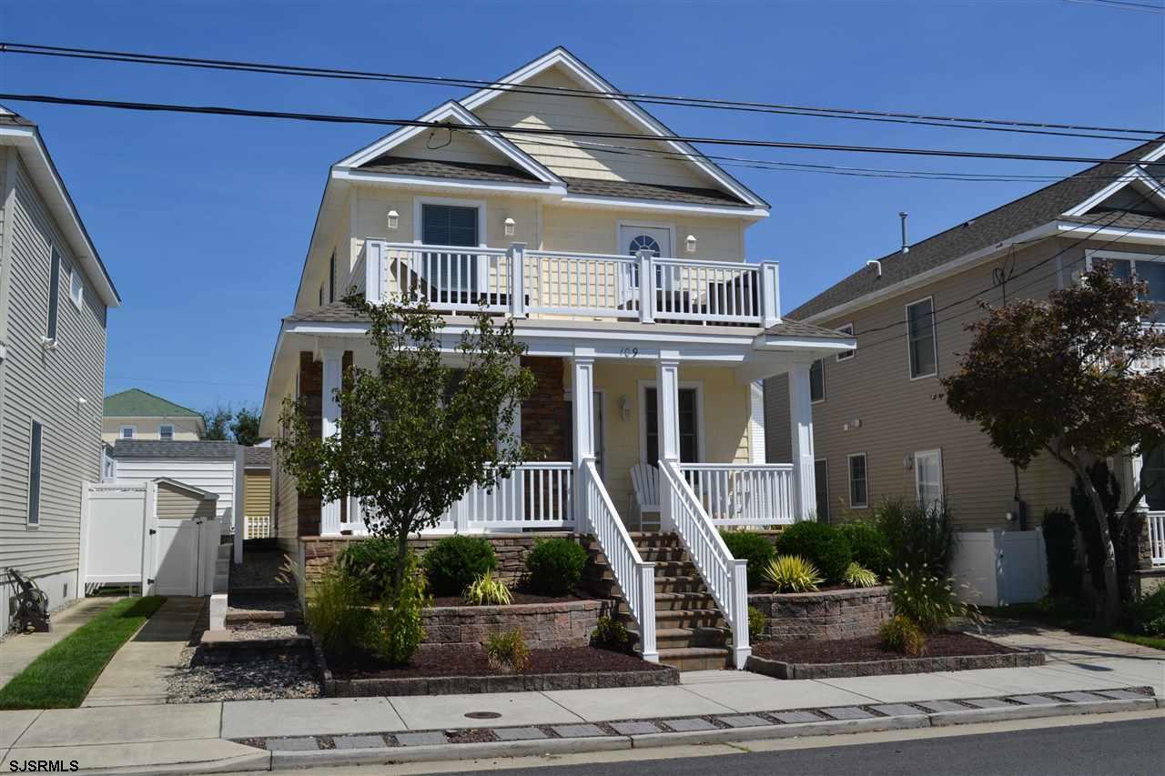 109 Douglas - Photo 1