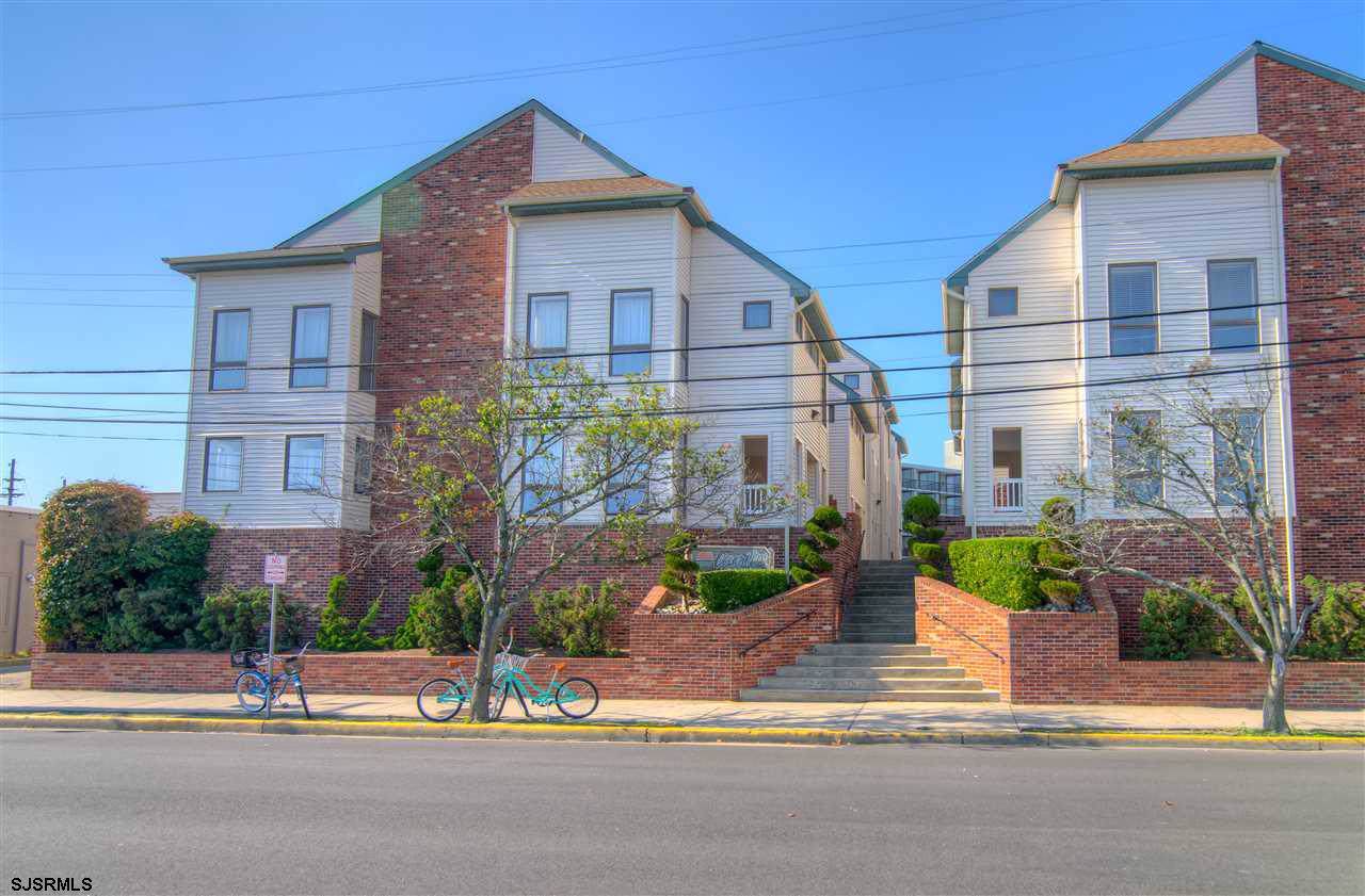 800 9th - Photo 1