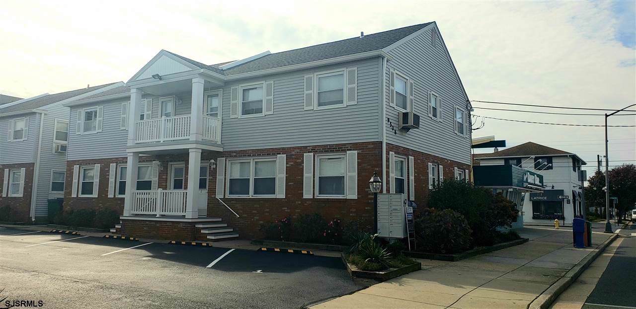 9506 Ventnor Ave - Photo 1