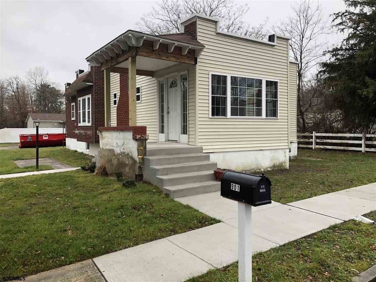 901 Spruce - Photo 1