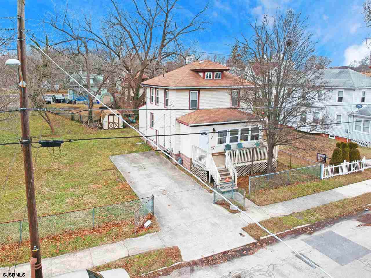 1111 Columbia Ave - Photo 1