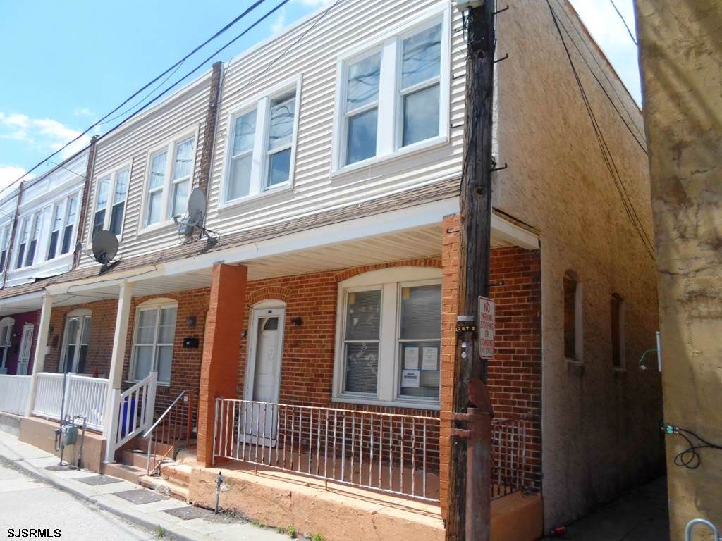 719 Harris - Photo 1