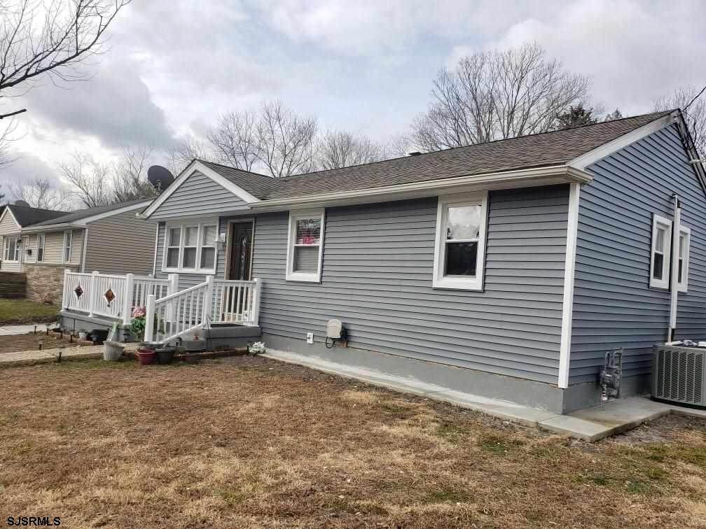 1047 Kline Ave - Photo 1