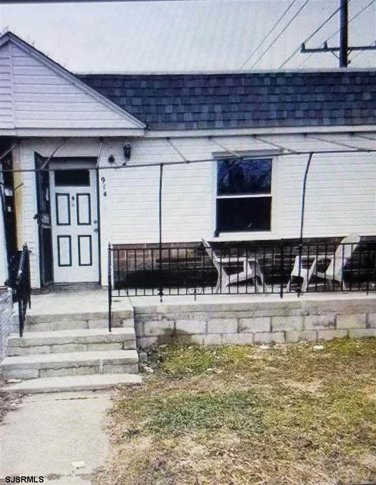 914 Indiana - Photo 1