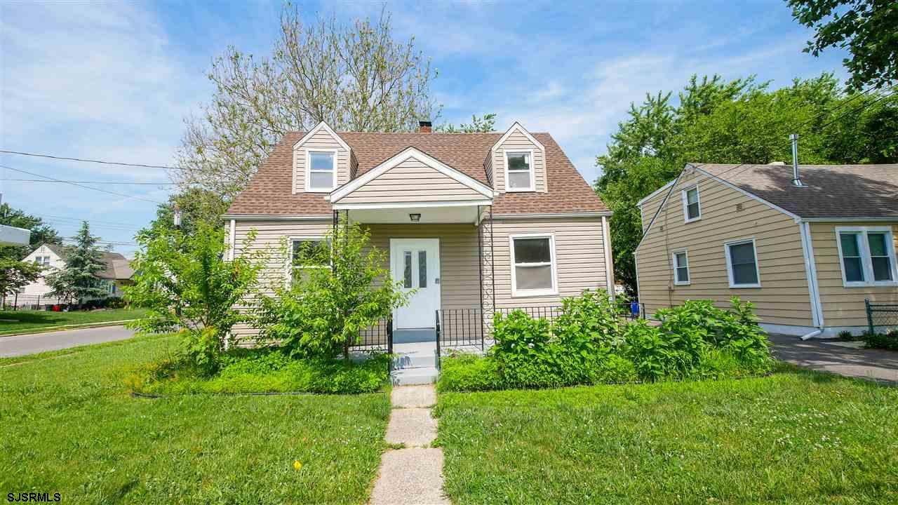 323 Garfield Ave - Photo 1