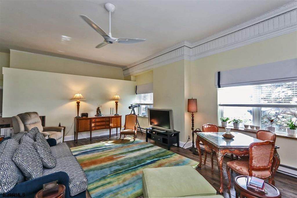 112 Oxford - Photo 1