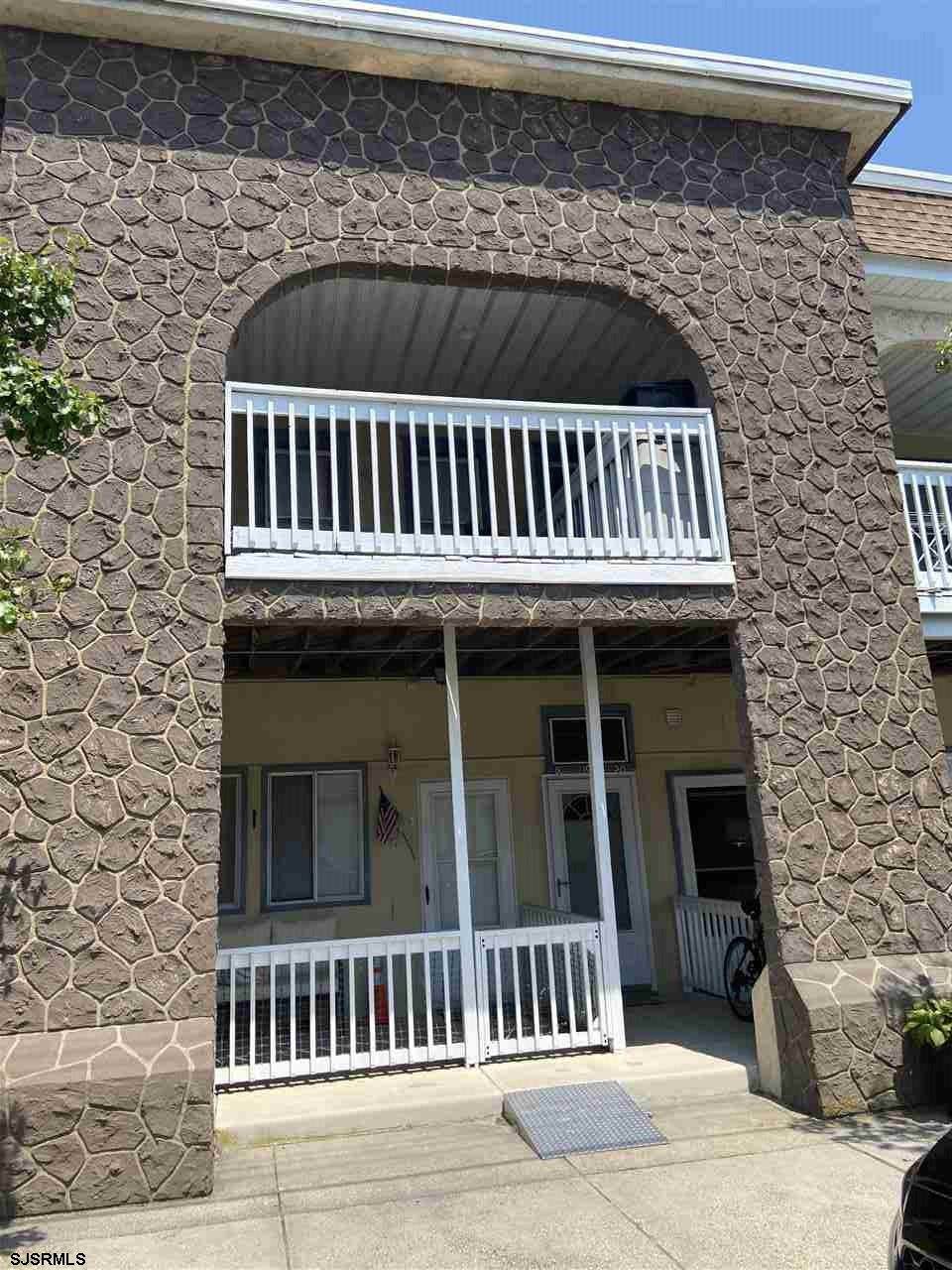 5600 Seaview - Photo 1
