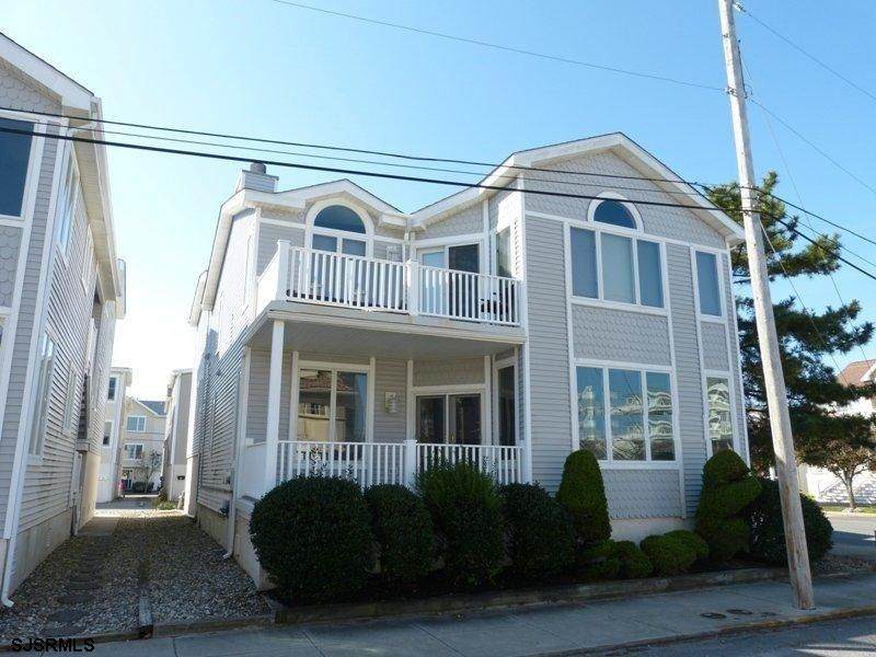 602 St. Albans - Photo 1