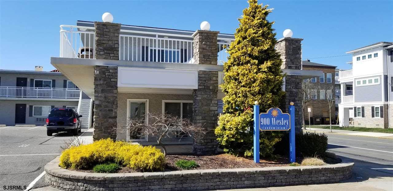 900 Wesley - Photo 1