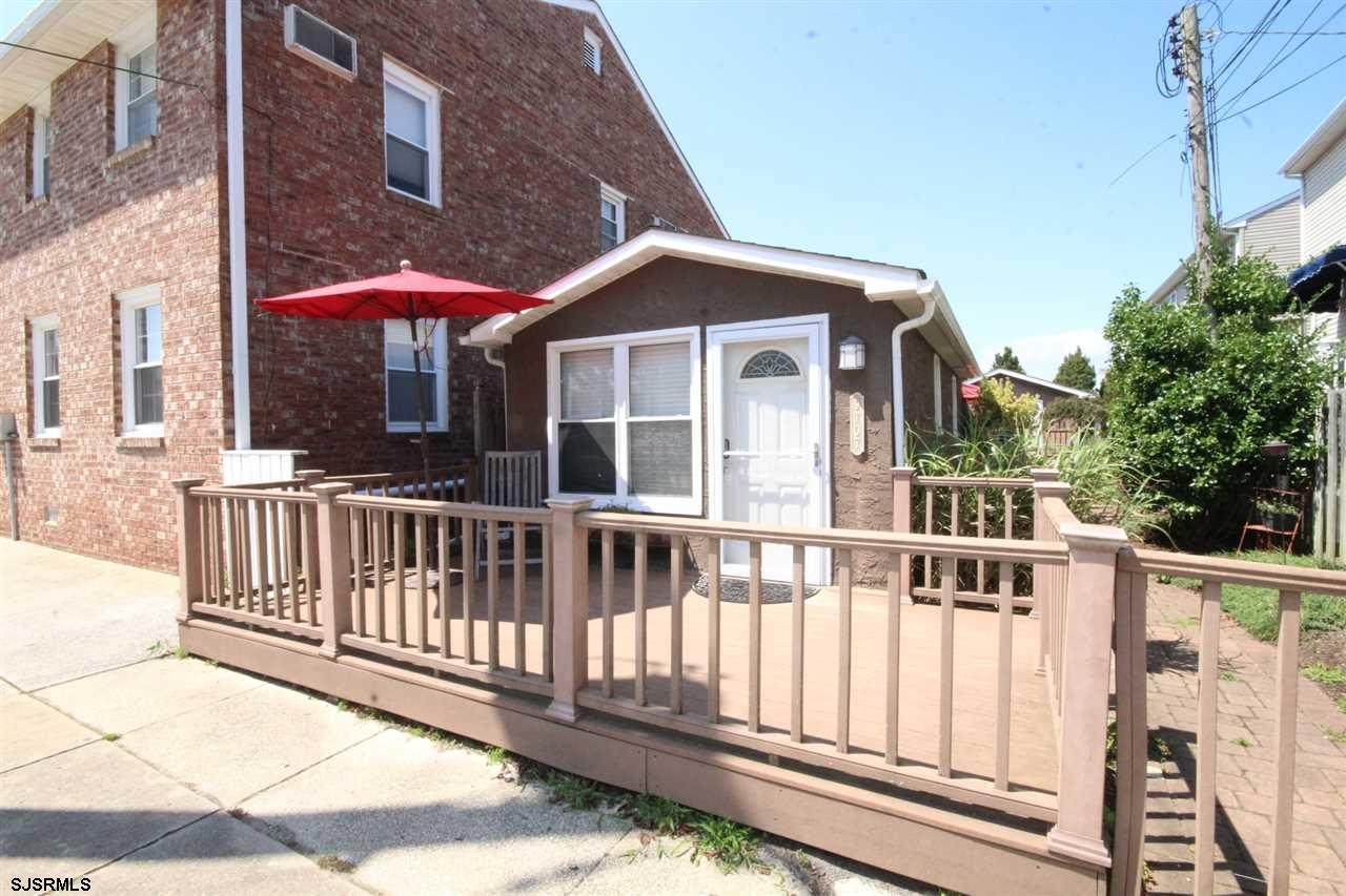 9707 Monmouth Ave - Photo 1