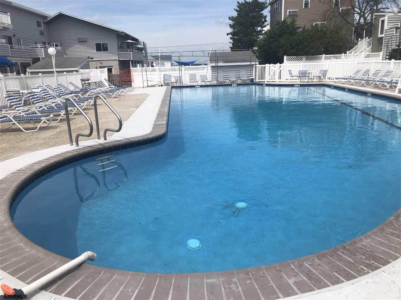 9510 Amherst - Photo 1