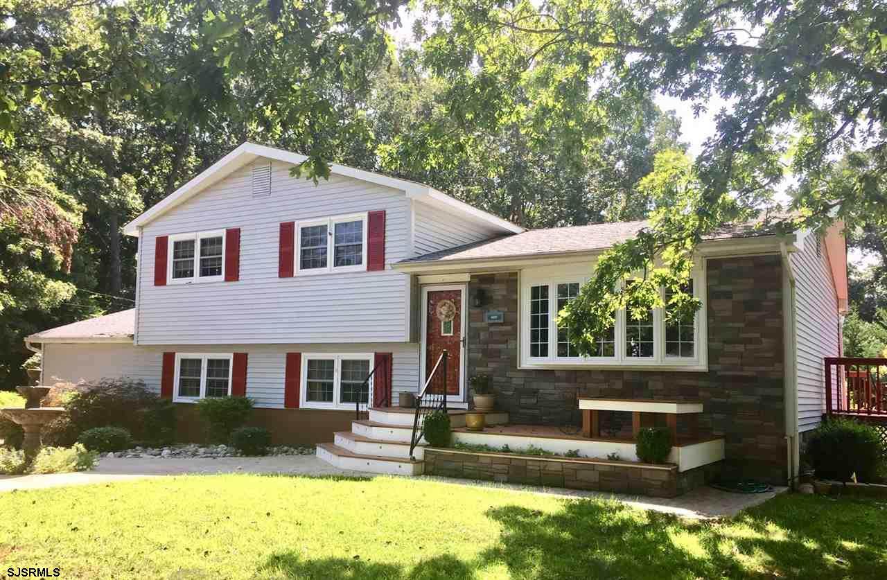 907 Elm Ave - Photo 1