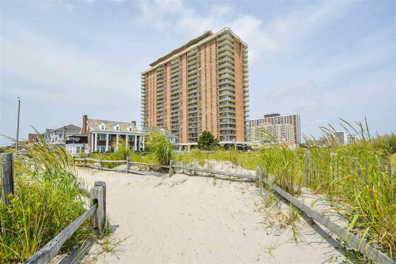 4800 Boardwalk - Photo 1