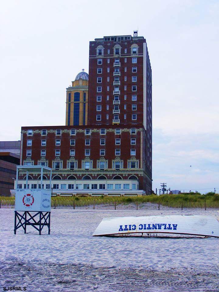 2715 Boardwalk - Photo 1
