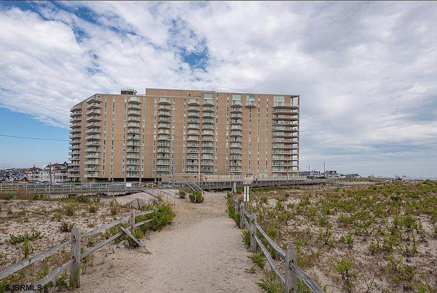 921 Park - Photo 1
