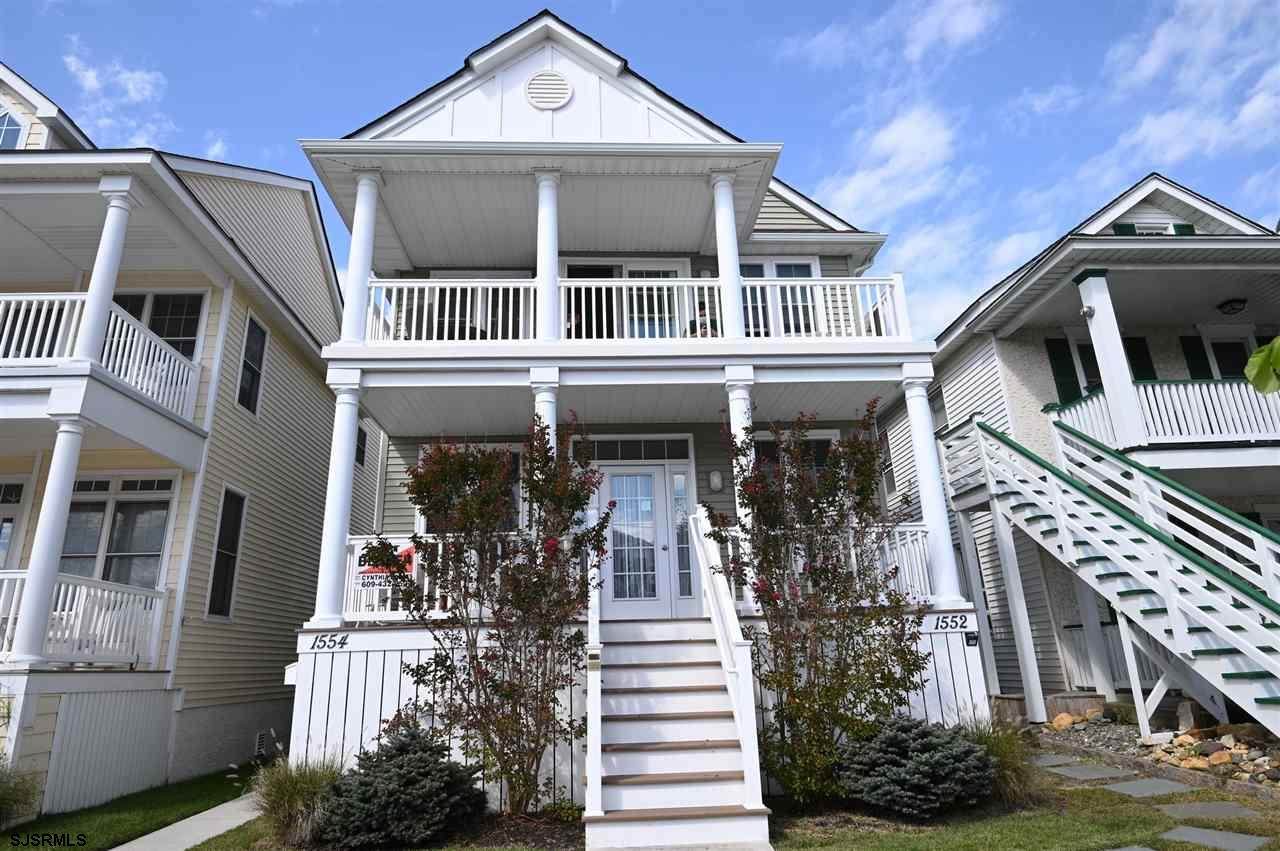 1552 Asbury - Photo 1