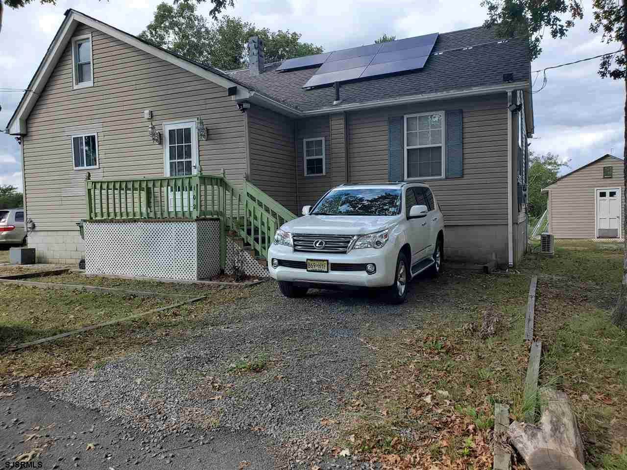102 Ingham - Photo 1