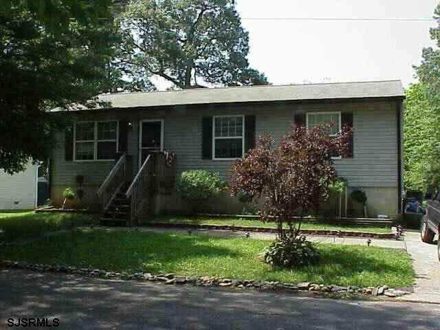 103 Hollywood Drive - Photo 1