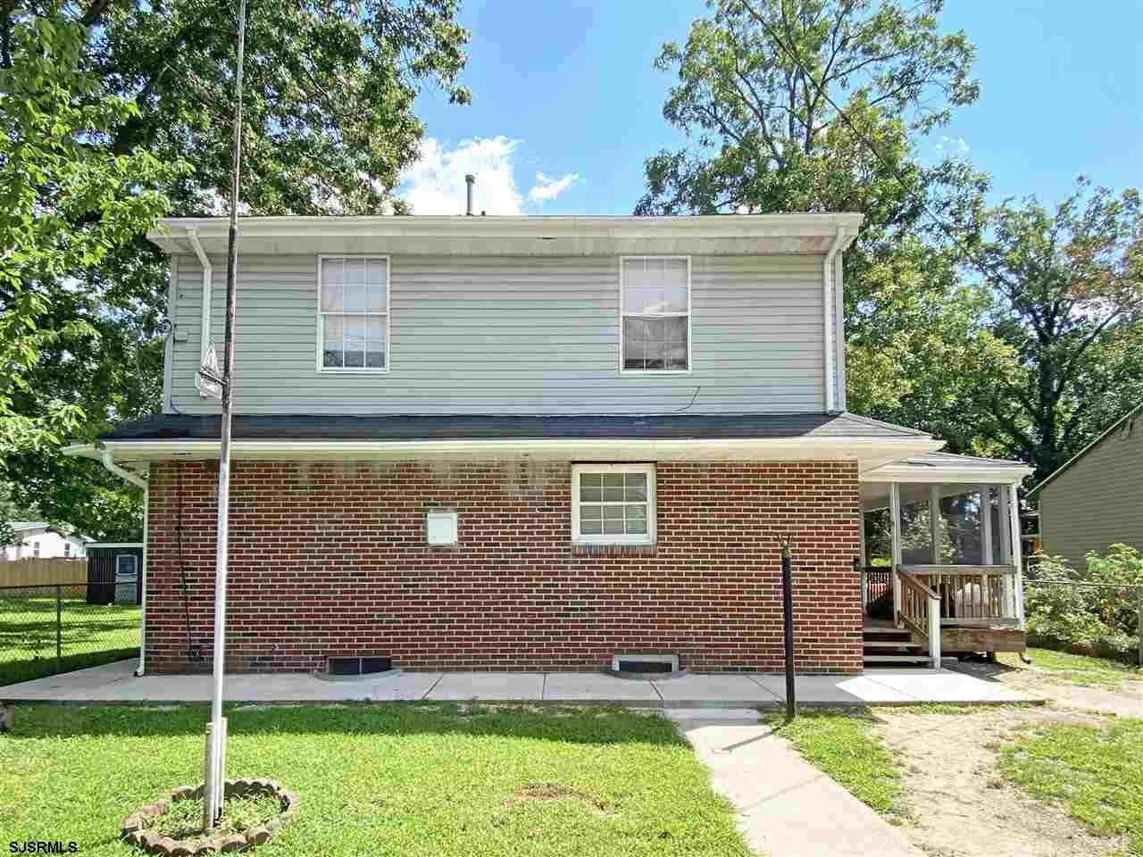 310 Fenton - Photo 1
